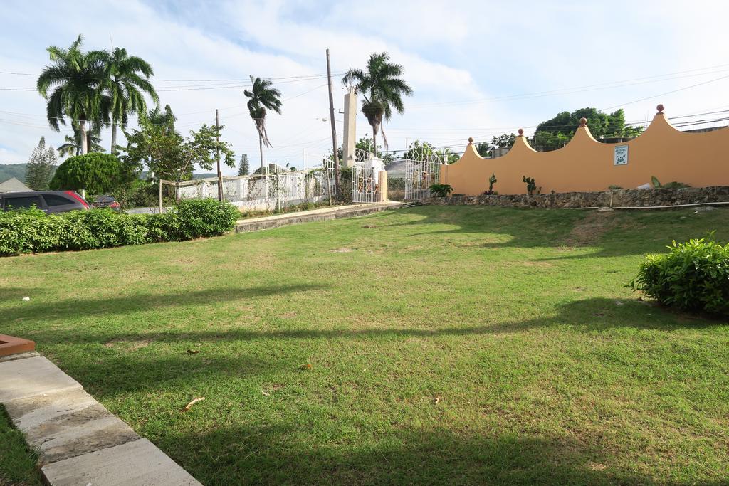 Enchanted Villas Inn Montego Bay Extérieur photo