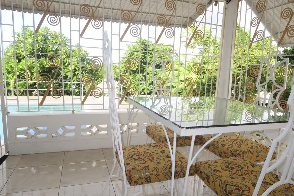 Enchanted Villas Inn Montego Bay Extérieur photo