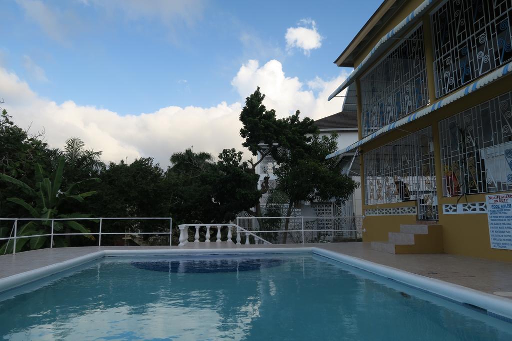 Enchanted Villas Inn Montego Bay Extérieur photo