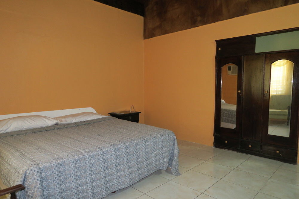 Enchanted Villas Inn Montego Bay Extérieur photo