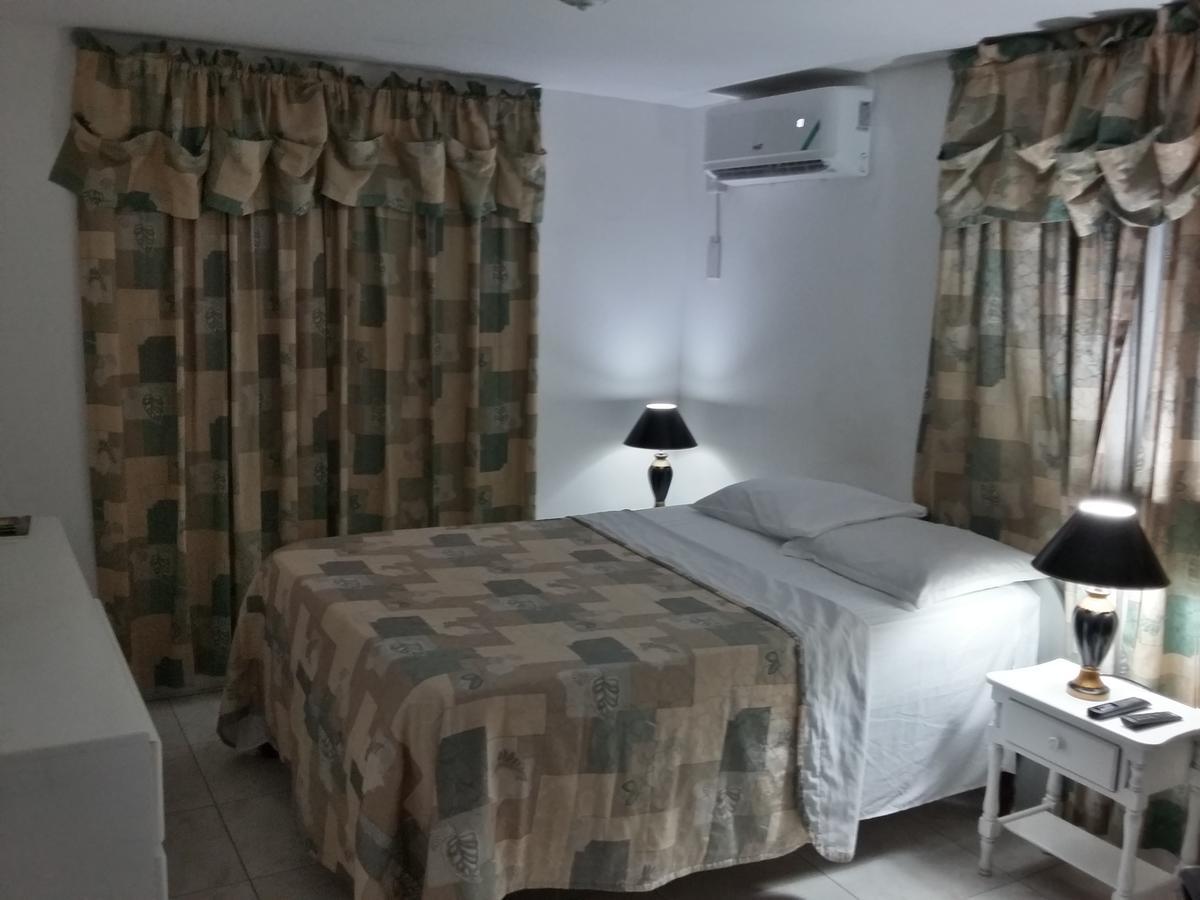 Enchanted Villas Inn Montego Bay Extérieur photo
